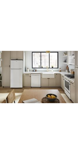 28-inch Wide Top-Freezer Refrigerator - 16.3 Cu. Ft