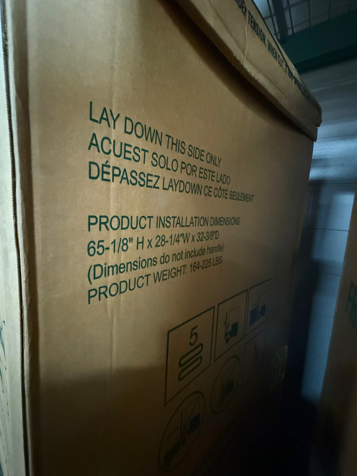 GE Top-Freezer Refrigerator 